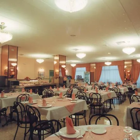 Fontana Plaza Hotel 3*