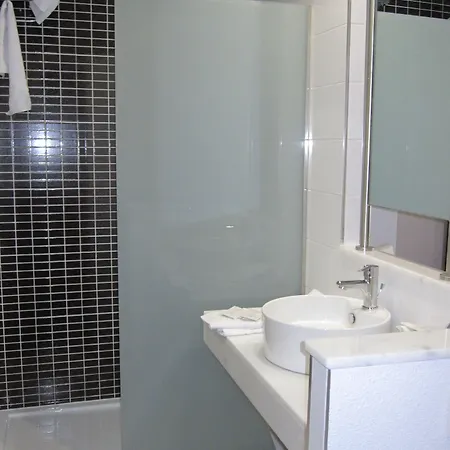 Fontana Plaza Ξενοδοχείο 3*