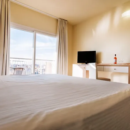 Fontana Plaza Hotel 3*