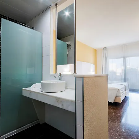 Fontana Plaza Hotell 3*