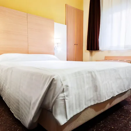 Fontana Plaza Hotell