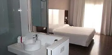 Fontana Plaza Ξενοδοχείο 3*