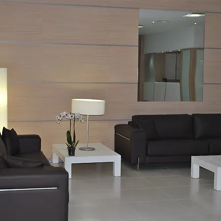 Fontana Plaza Ξενοδοχείο 3*