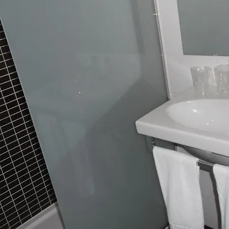 Fontana Plaza Hotell