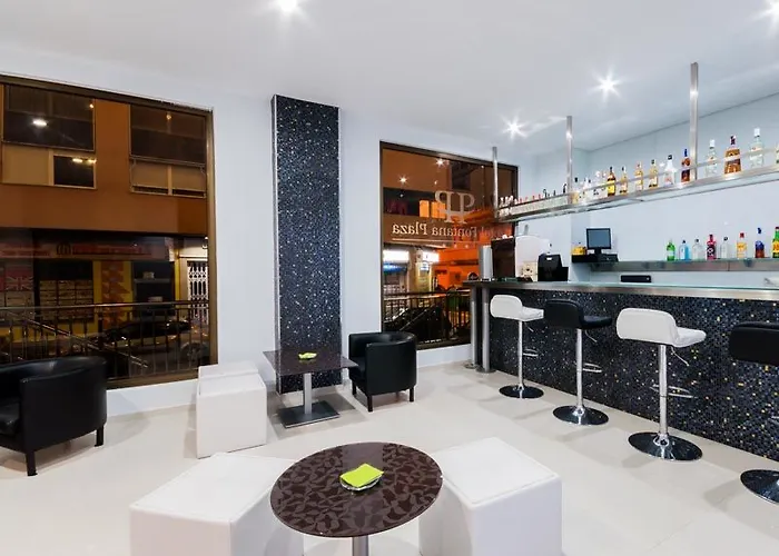 Fontana Plaza Hotel 3*