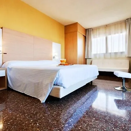 Hotel Fontana Plaza 3*