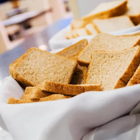 Hotel Fontana Plaza 3*